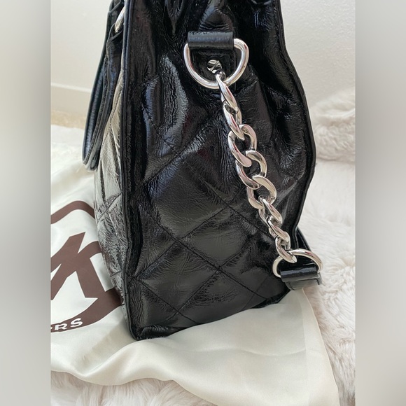 Michael Kors Hamilton Black Quilted Patent Leather Padlock Handbag Shoulder bag - Picture 6 of 9